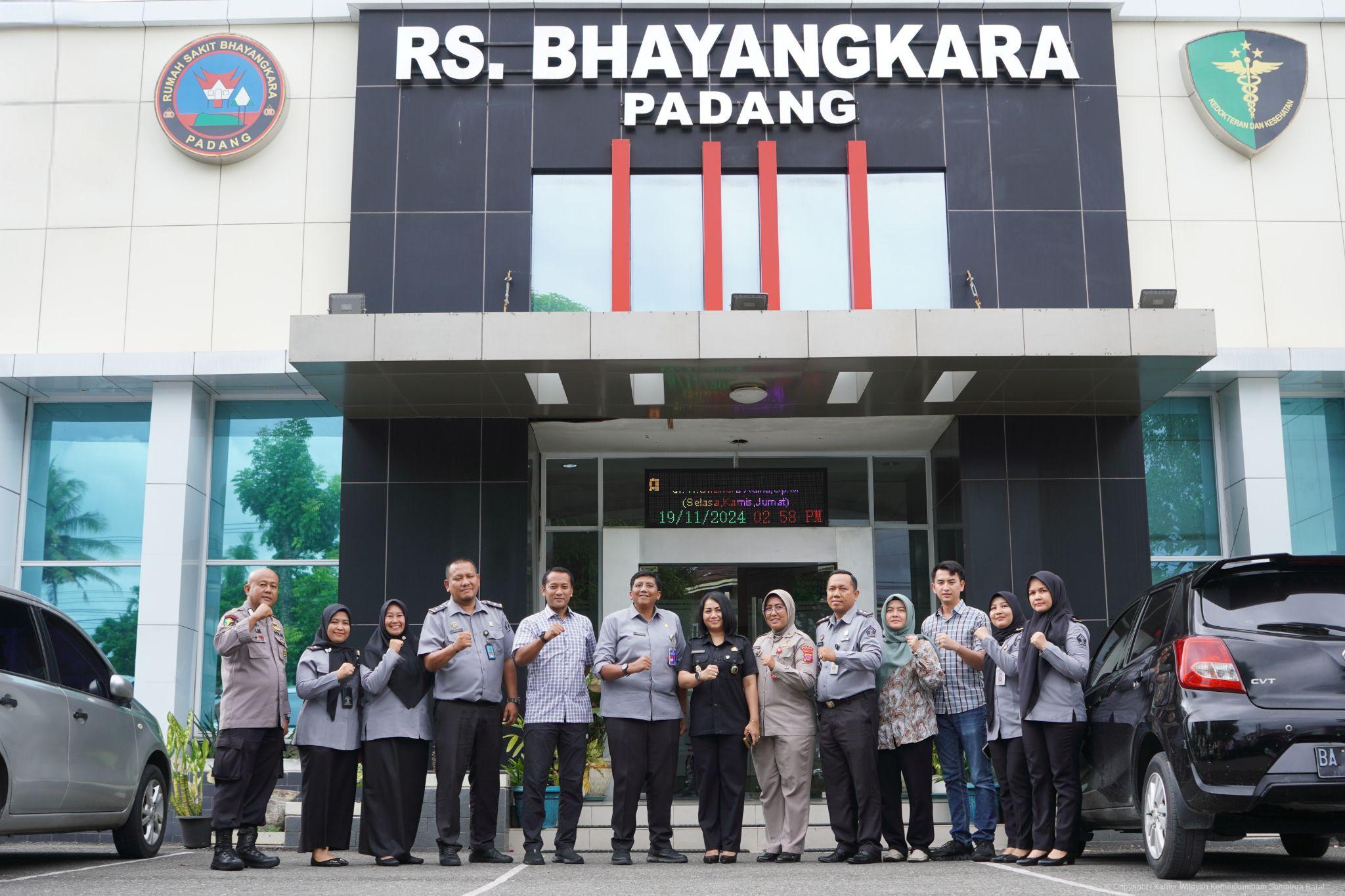 Tinjau Lokasi Tes SKB di RS. Bhayangkara Polda Sumbar, Kadivmin Ramelan Pastikan Pelaksanaannya Berjalan Lancar